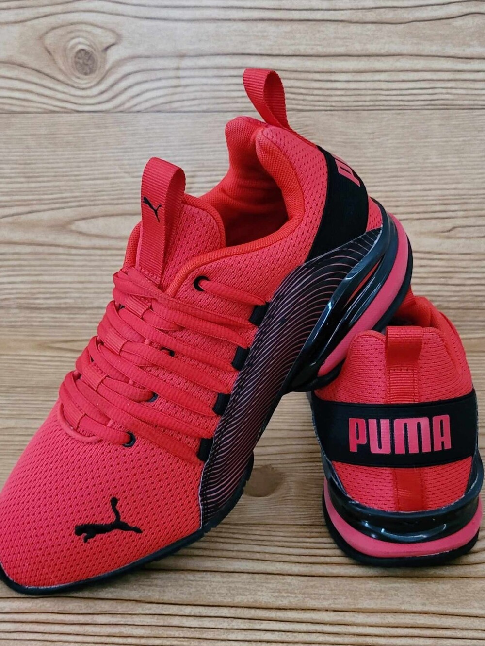 PUMA Axelion Stripe Sneakers